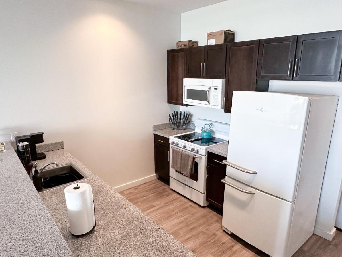 Entire High-rise - 2bd Apartment